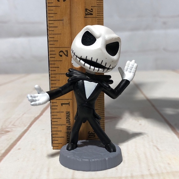 The Nightmare Before Christmas 30th Anniversary Mini Figure - Picture 8 of 8